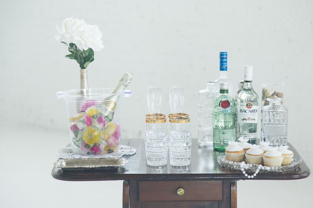 Champagne Showers inspiration shoot