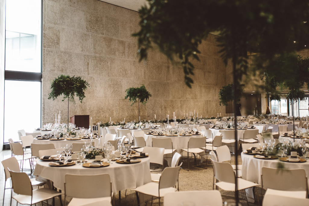 Melanie Parent Events - Winnipeg event planner- A chic, fresh and totally trendy wedding