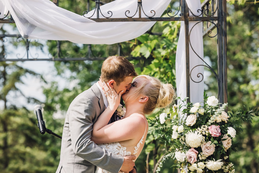 Bright & Airy Gates Wedding